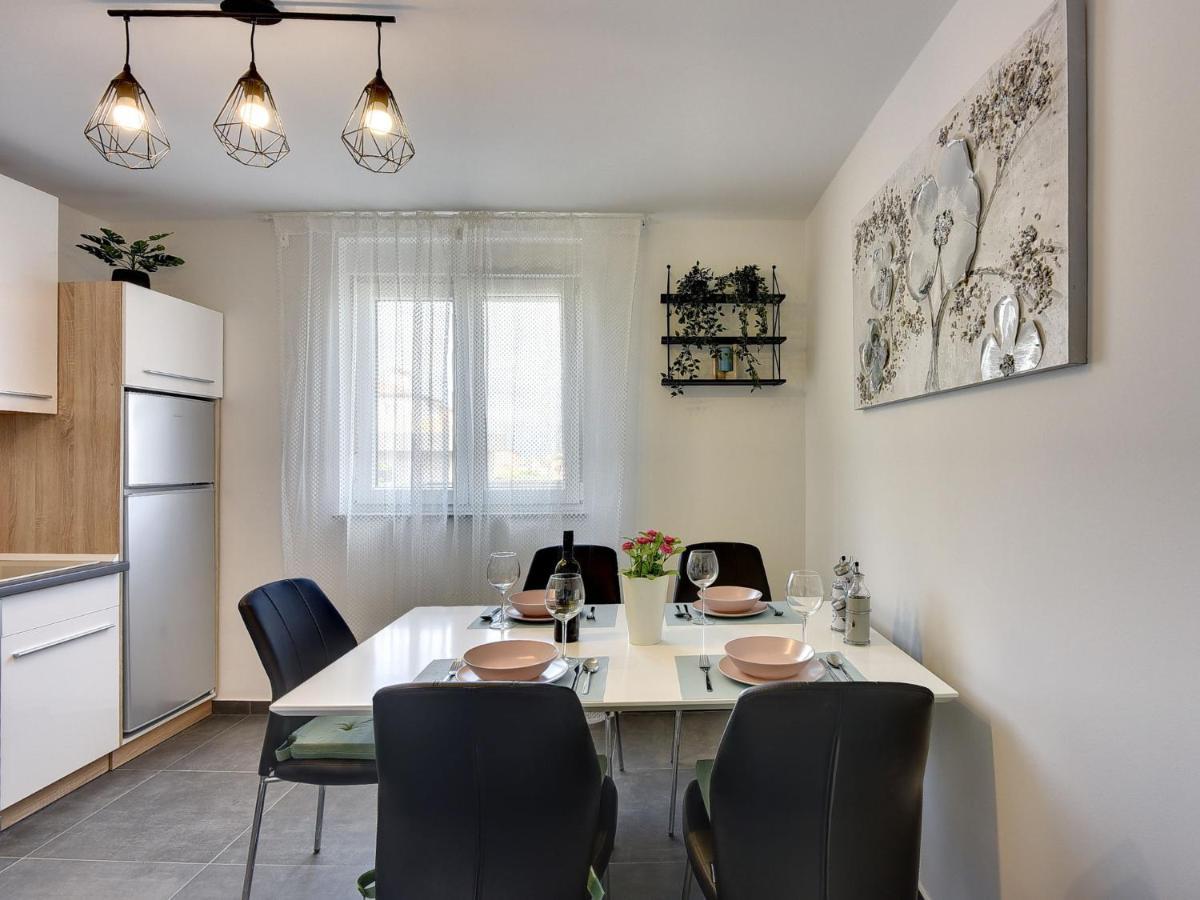 Villa Noemi By Interhome Ližnjan Exteriör bild